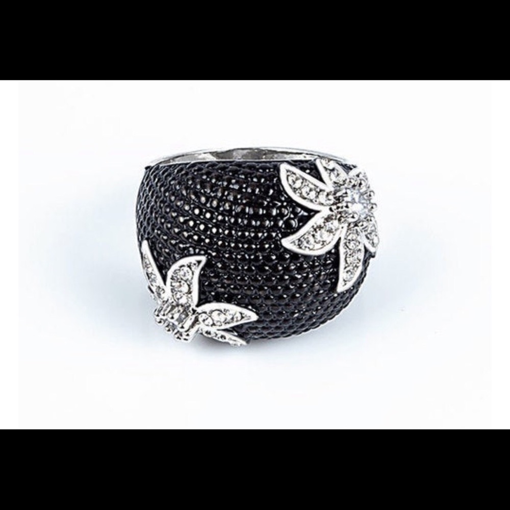 🌸 PLATINUM FLOWER RING 🌸